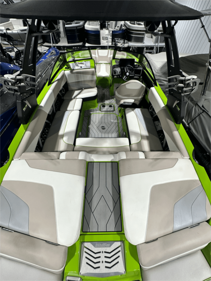 2017 Malibu Wakesetter 22 MXZ