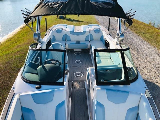 2023 MasterCraft XT24
