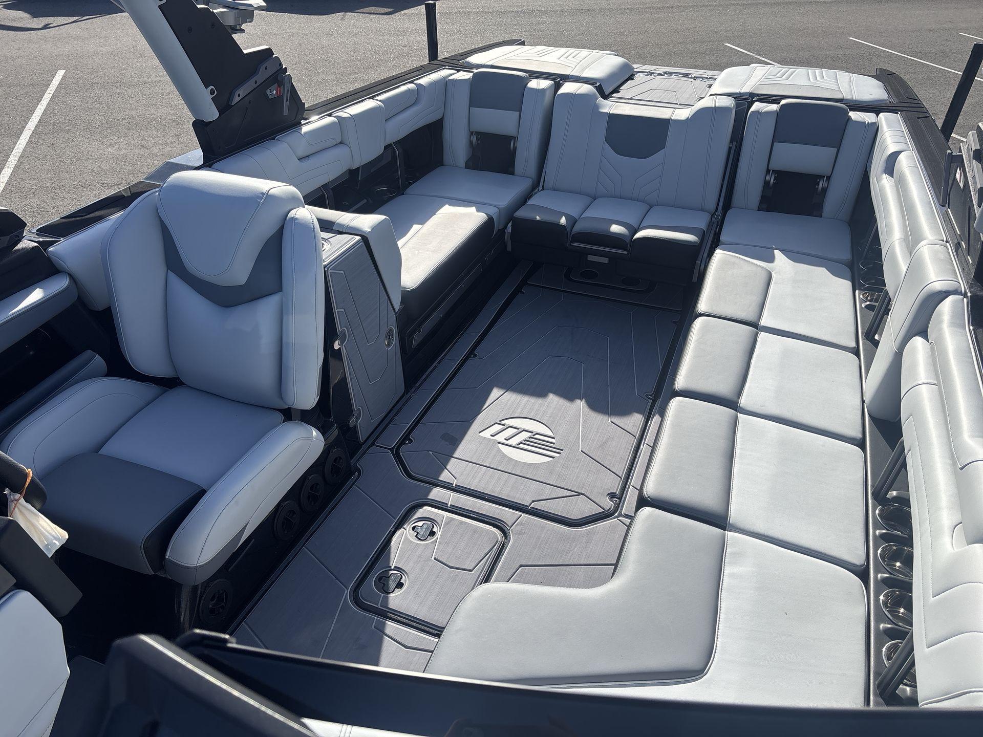 2025 Malibu 25LSV