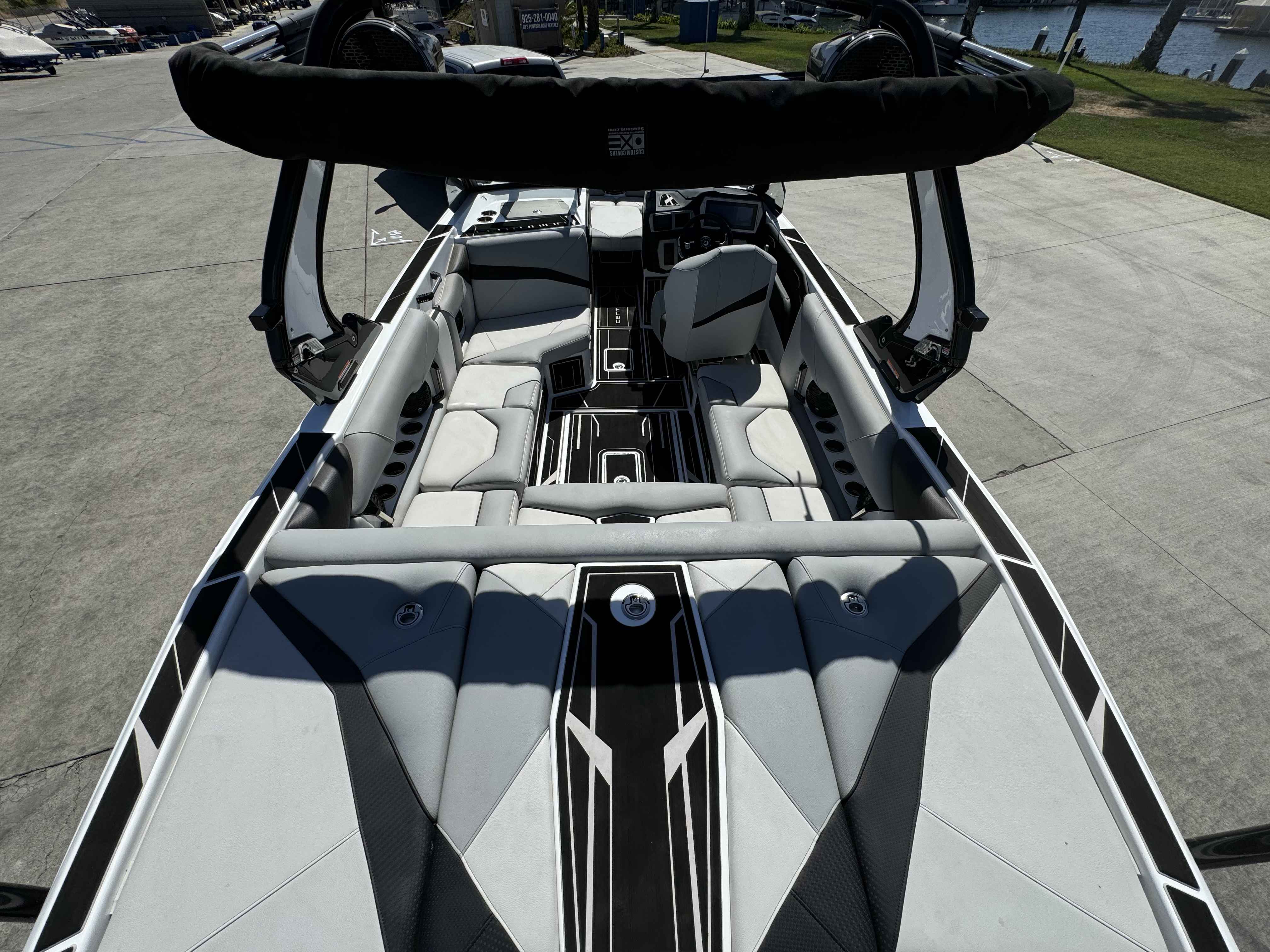 2025 Centurion NV233