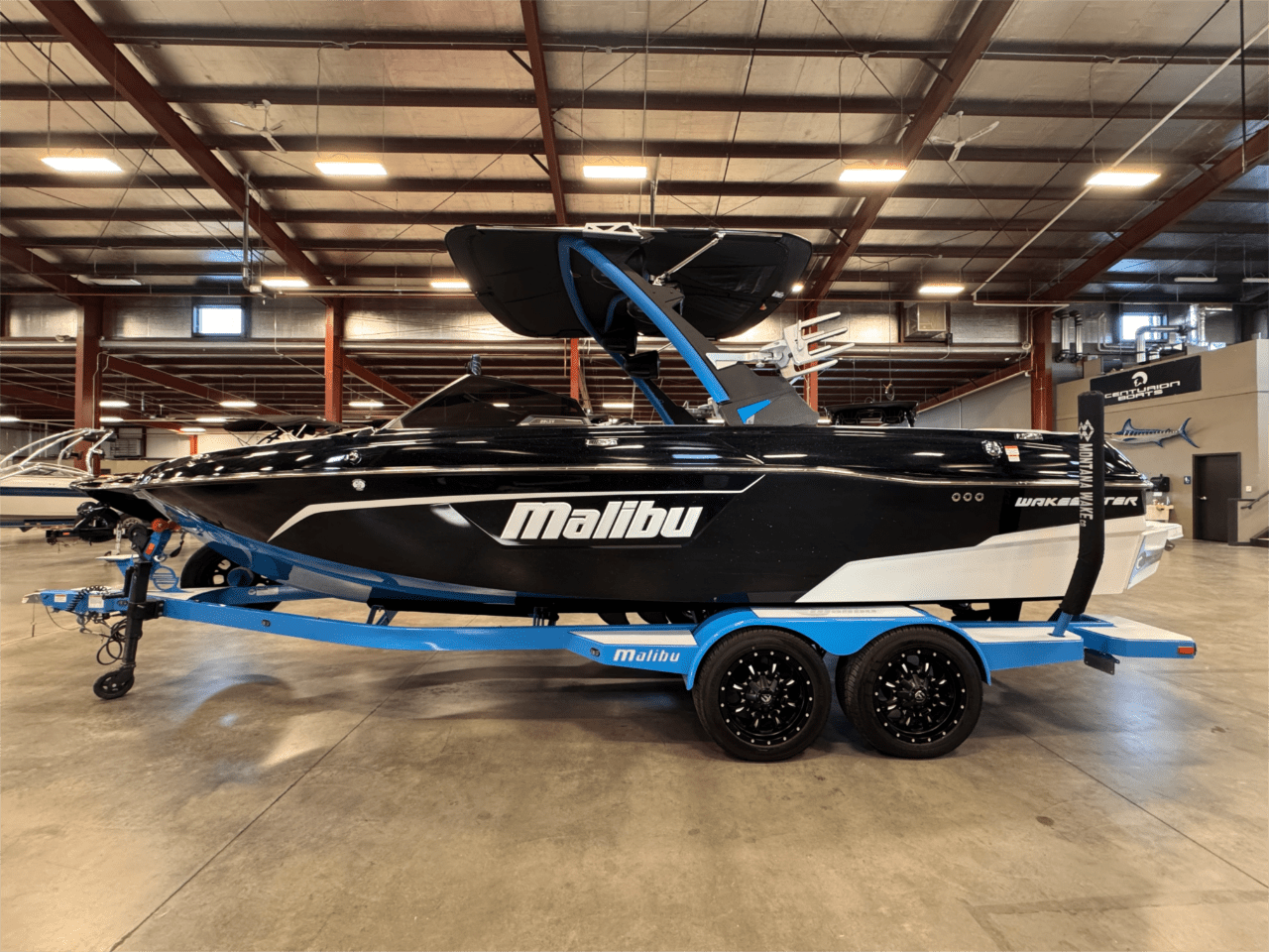 2022 Malibu 23 LSV