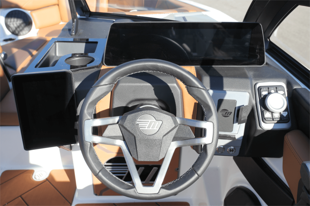2025 Malibu 23 LSV