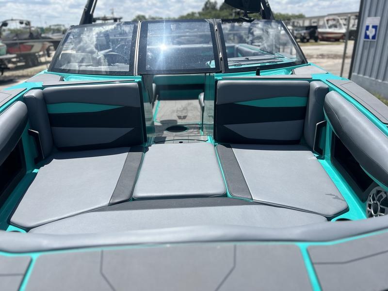 boat.Title