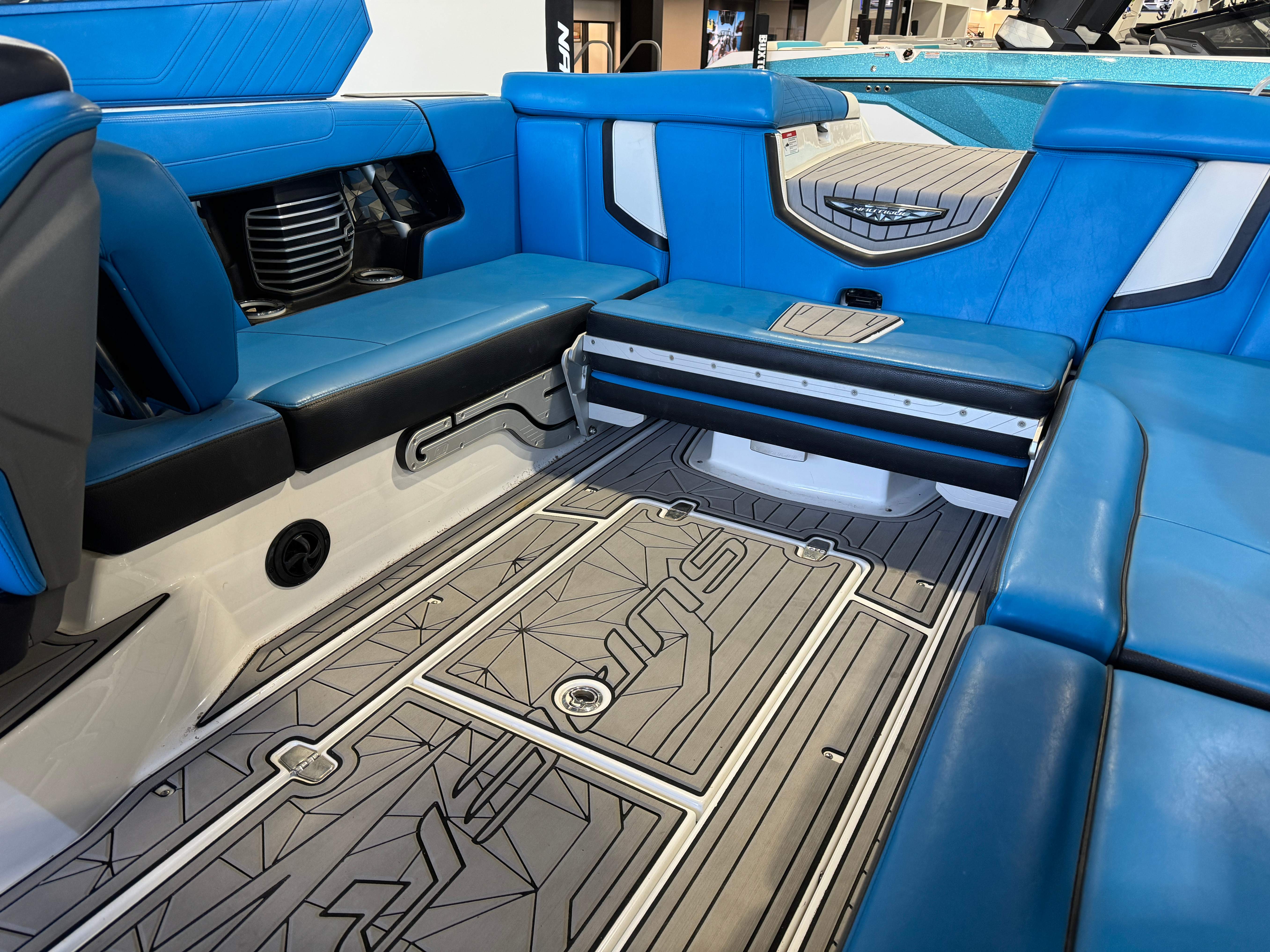 2019 Nautique G23