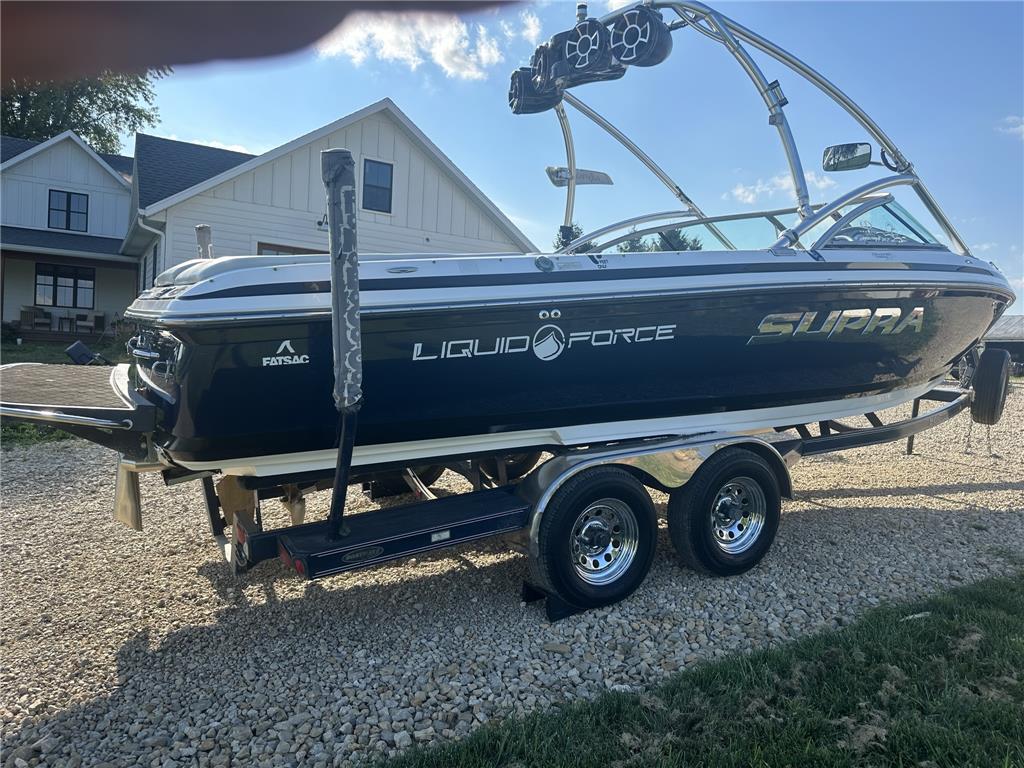2005 Supra Launch 24 SSV