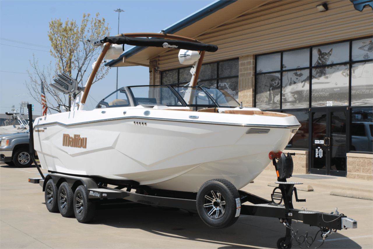 2025 Malibu 25 LSV