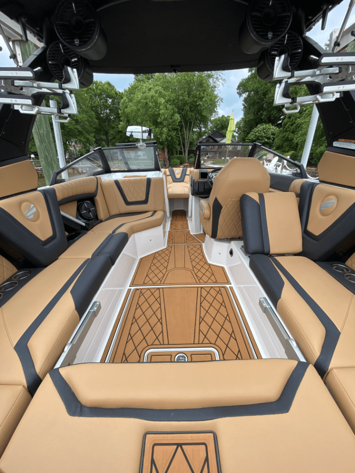 2022 Tige 25ZX- Thruster