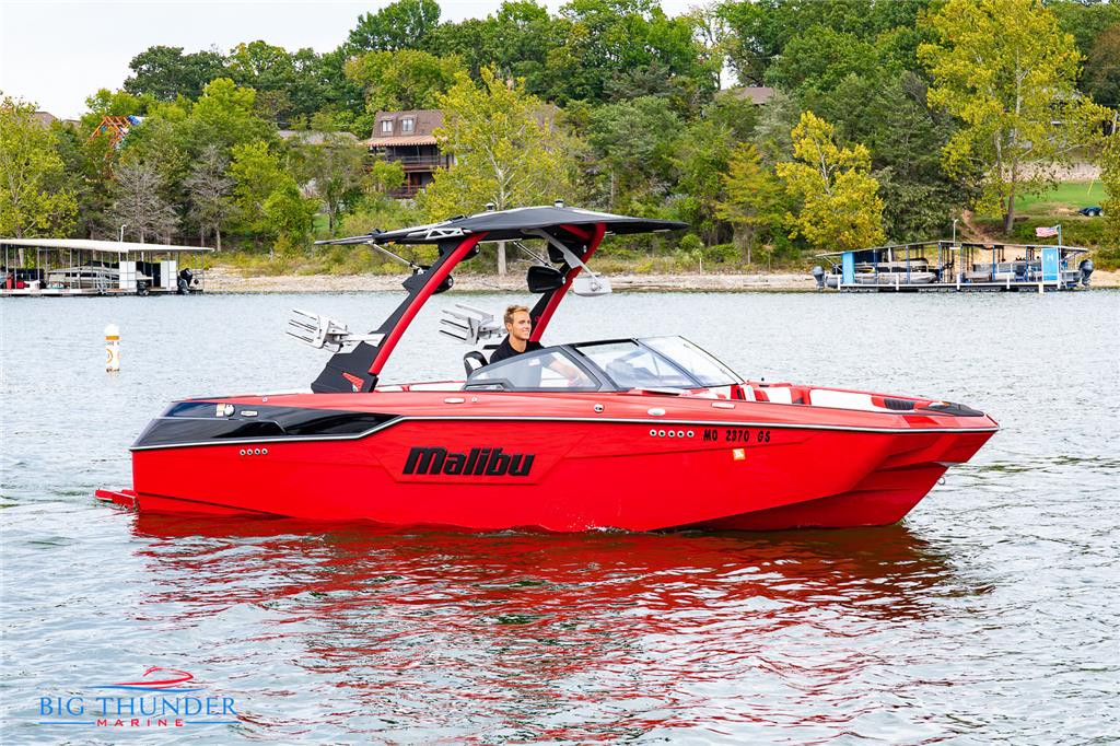 2022 Malibu M220