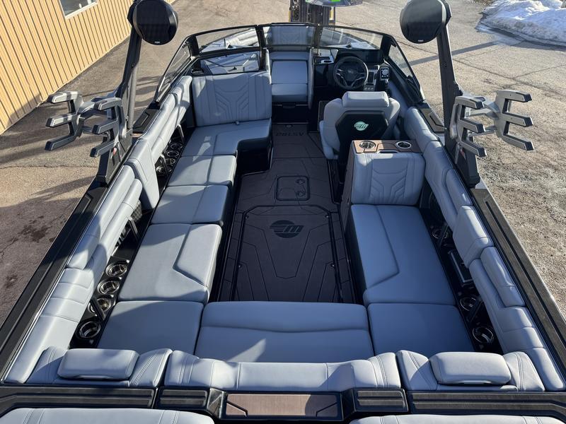 2025 Malibu 25 LSV