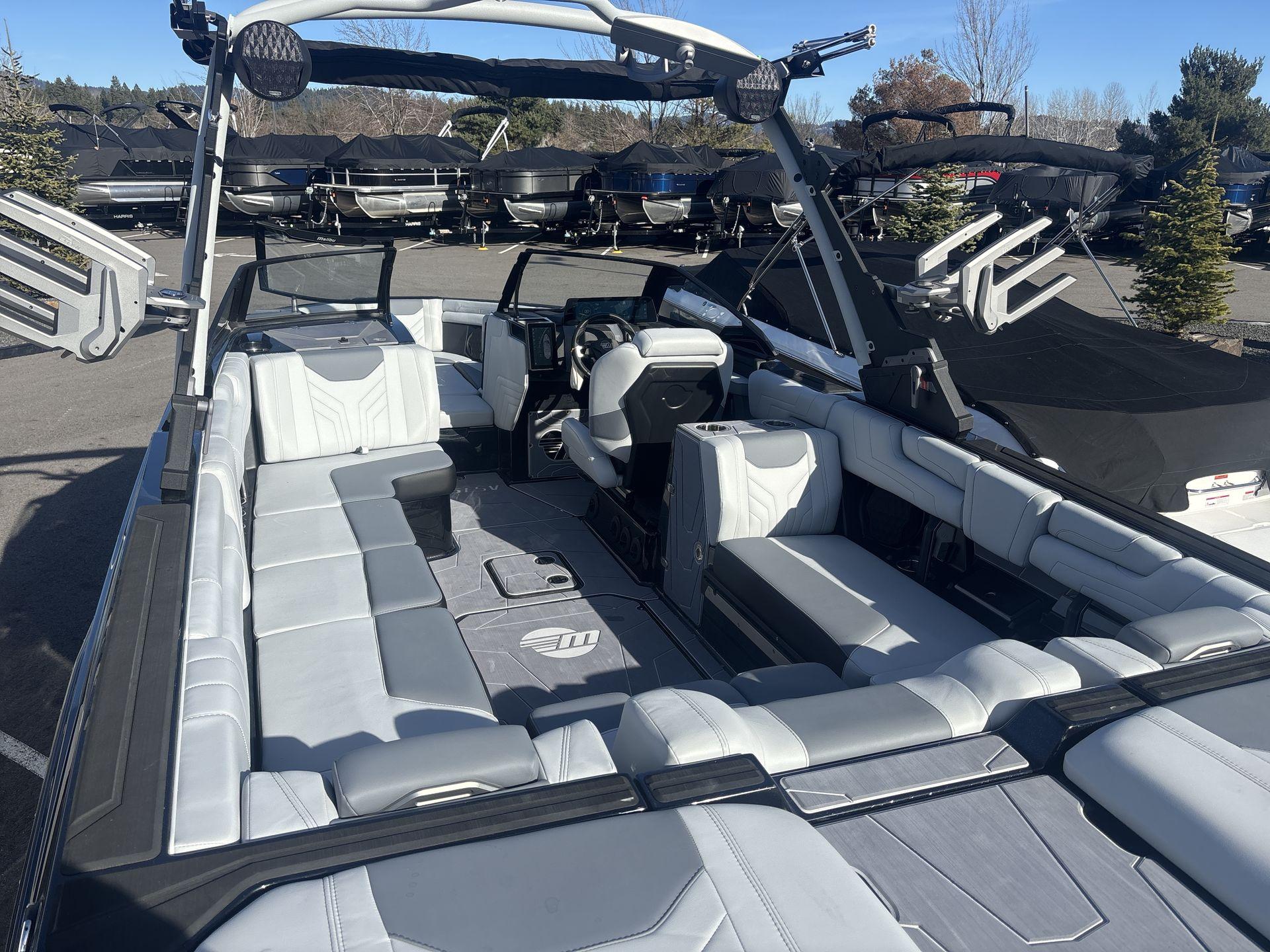 2025 Malibu 25LSV