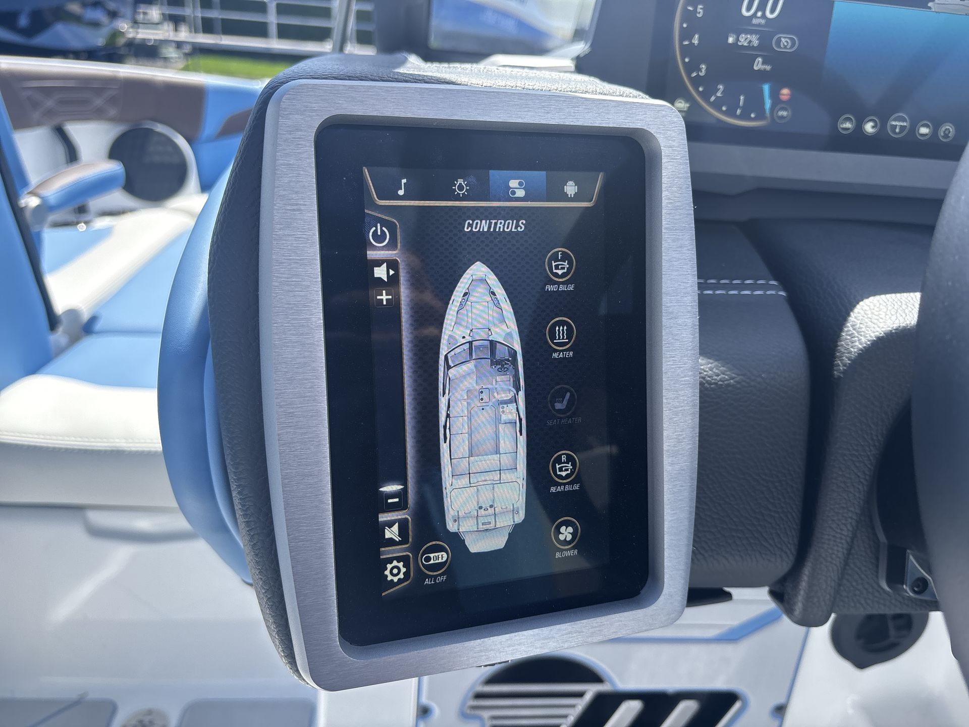 2024 Malibu 25LSV