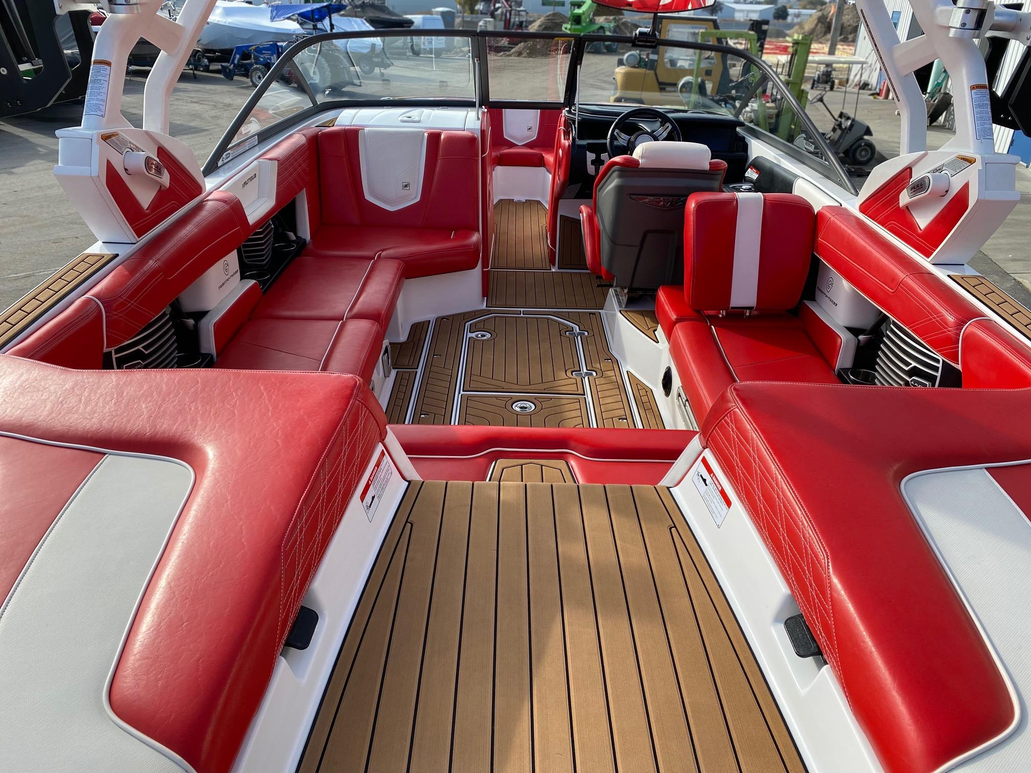 2018 Nautique G23