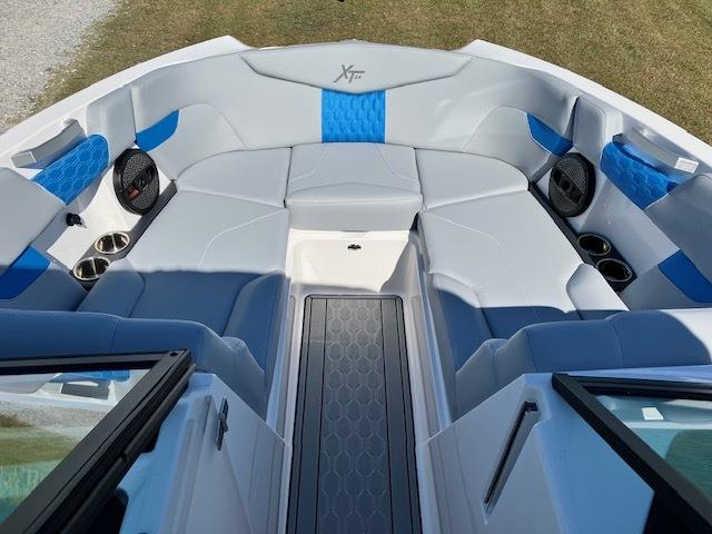 2024 MasterCraft XT24