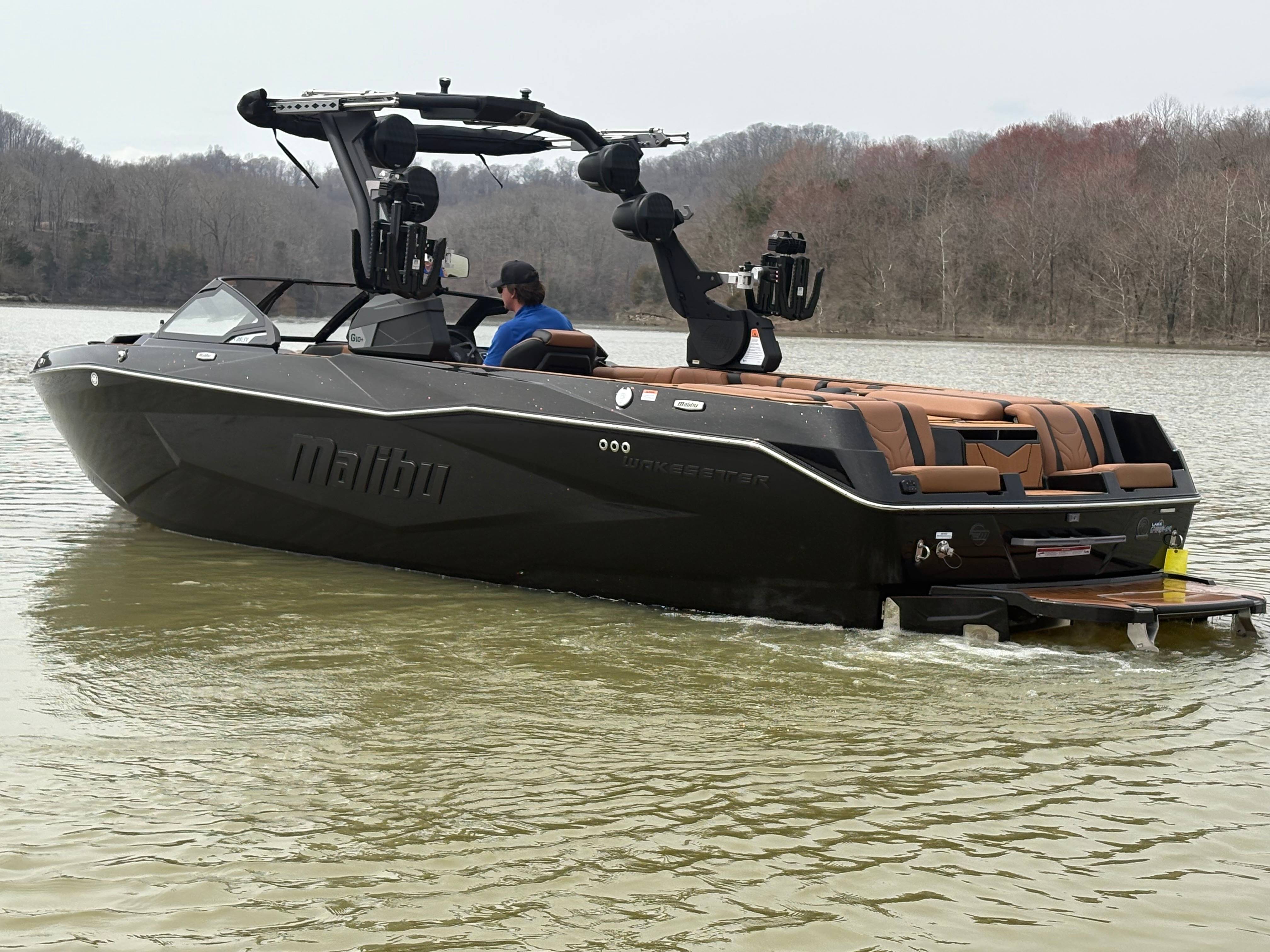2025 Malibu 25 LSV