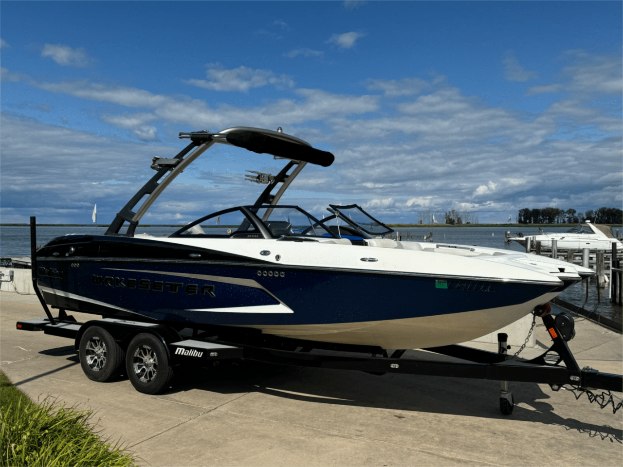 2016 Malibu Wakesetter 22 MXZ