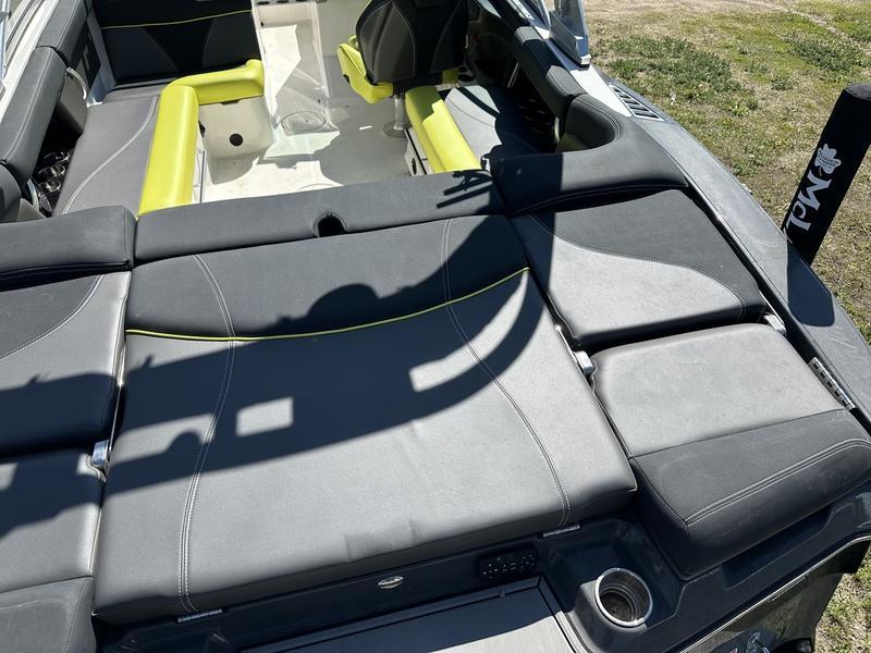 2021 MASTERCRAFT XT 21