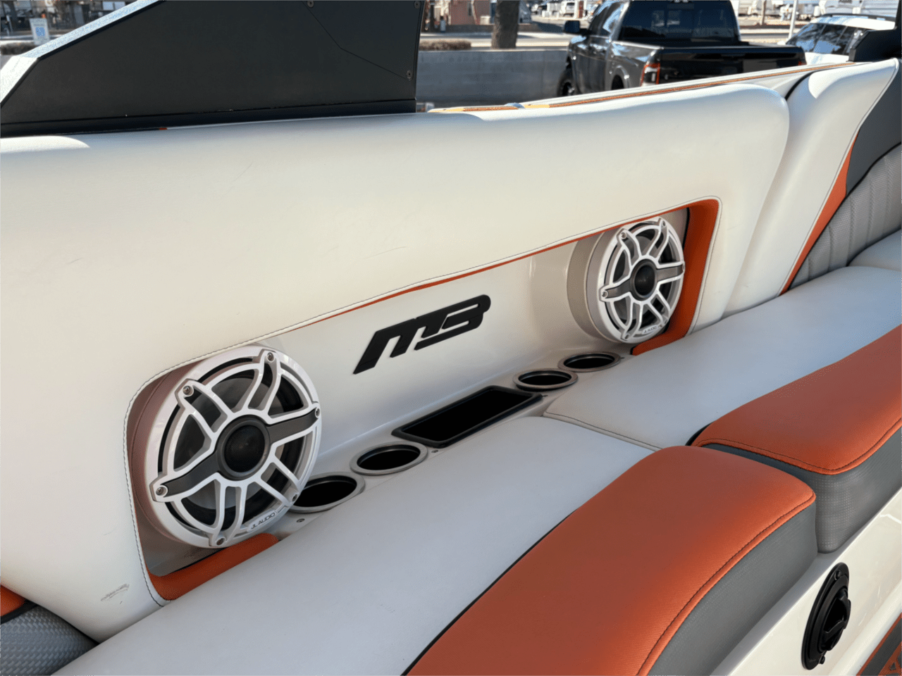2019 MB B52 23&#8242;