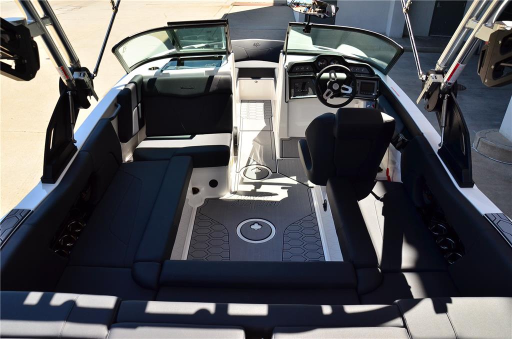 2023 MasterCraft NXT21 – Closeout pricing!
