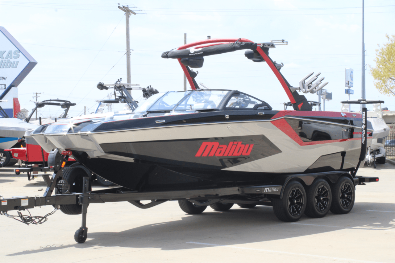 2025 Malibu 24 MXZ