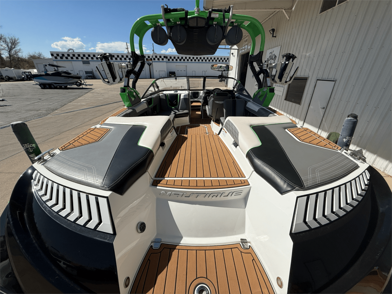 2017 Nautique G23