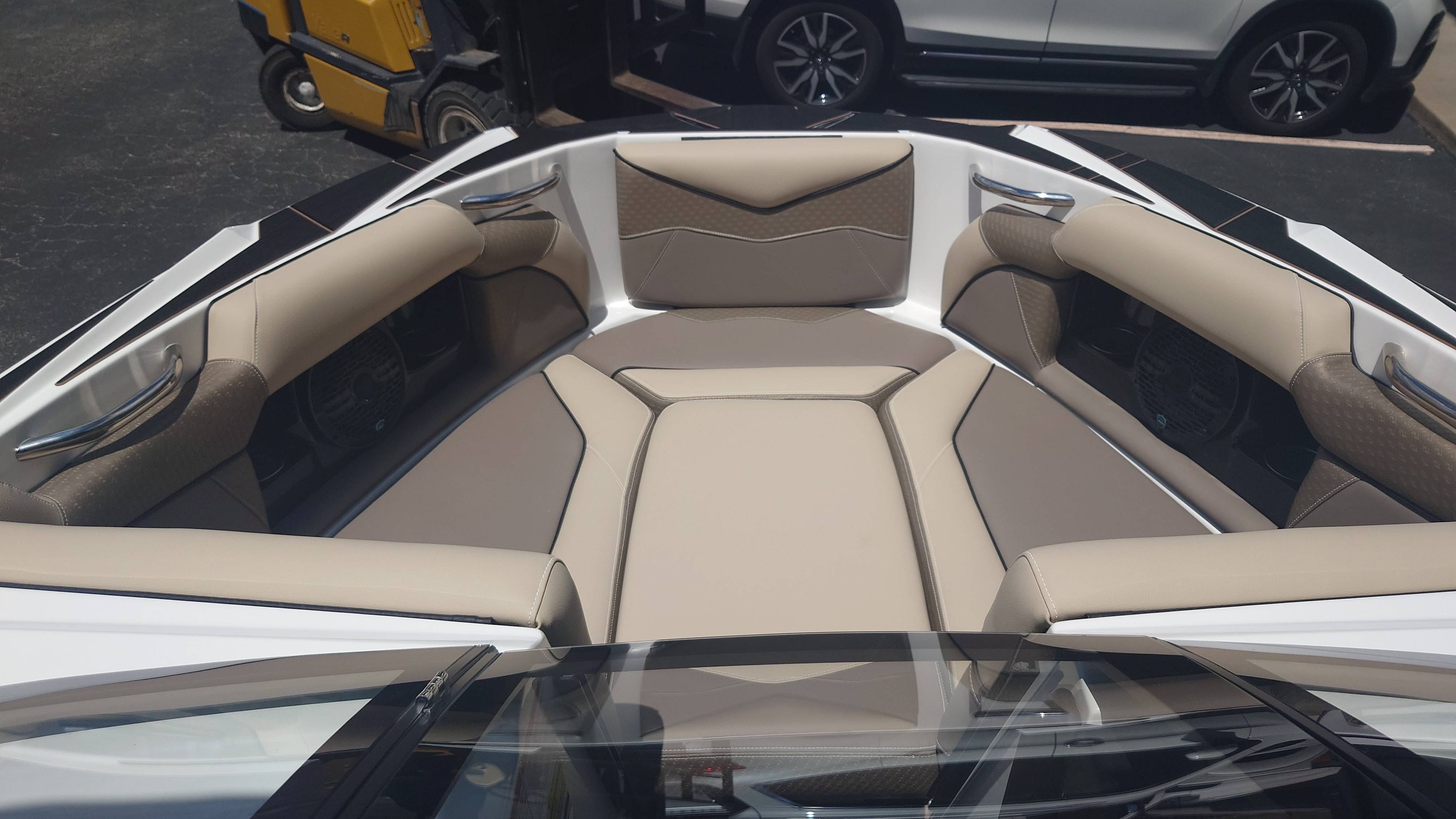 2024 Supreme S220