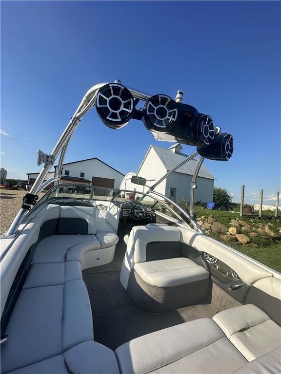 2005 Supra Launch 24 SSV