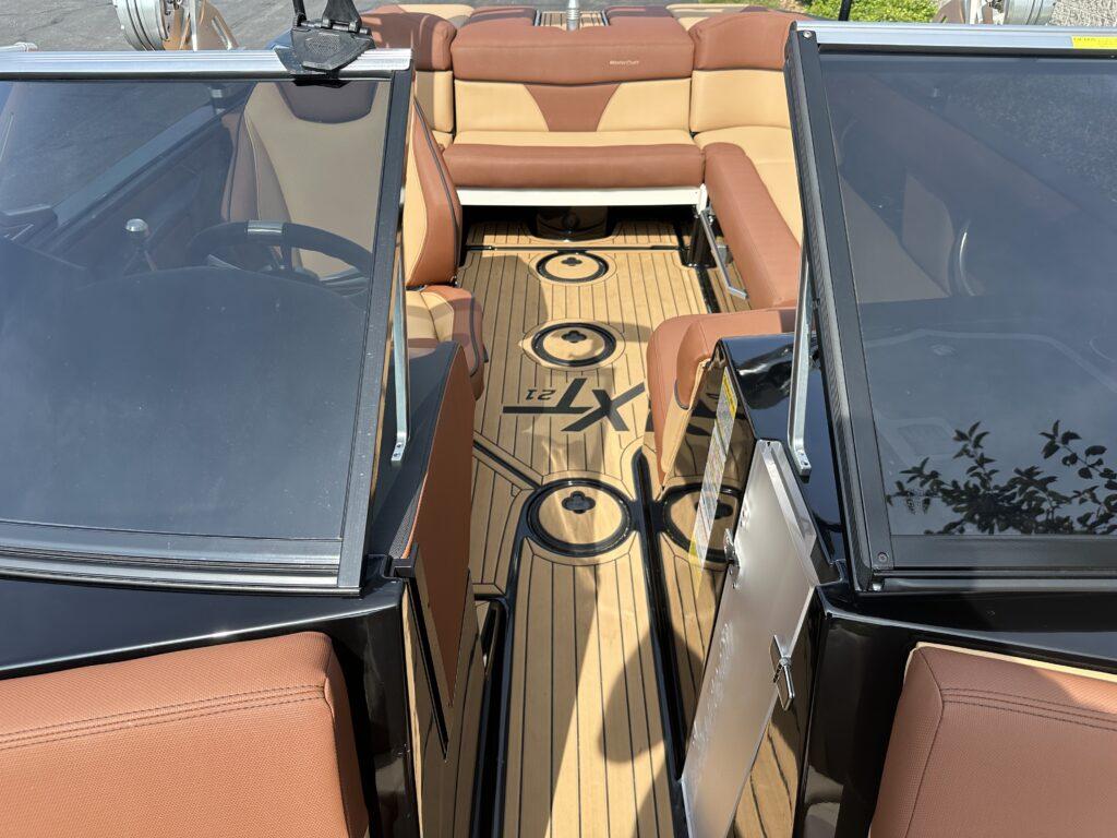 2018 MasterCraft XT21