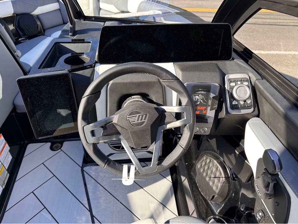 2025 Malibu Boats 23 LSV