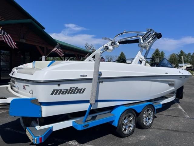 2013 Malibu Wakesetter 24 MXZ **Pending Deal**