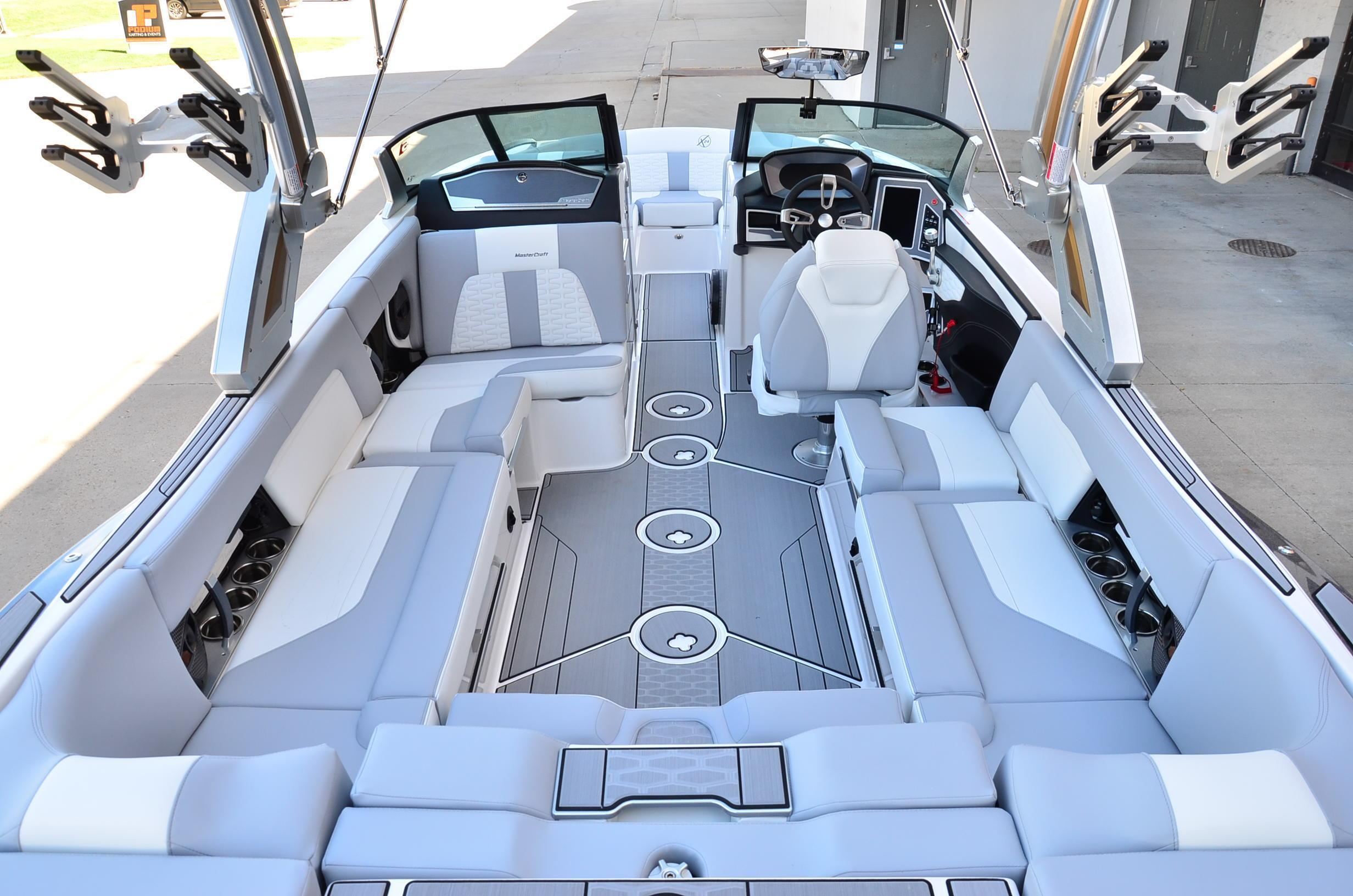 2024 MasterCraft X24 w/ 6.2 Ilmor SuperCharged Engine! 2024 Model Year End Closeout!