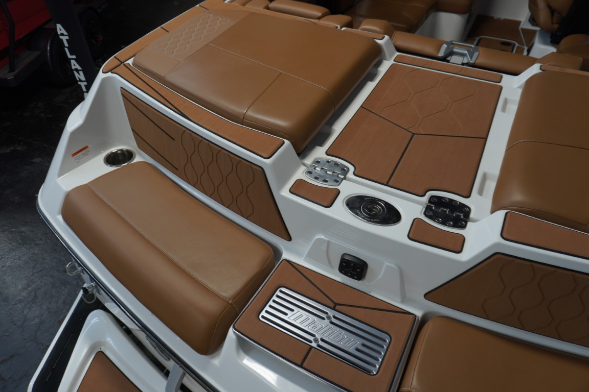 2024 Malibu M220