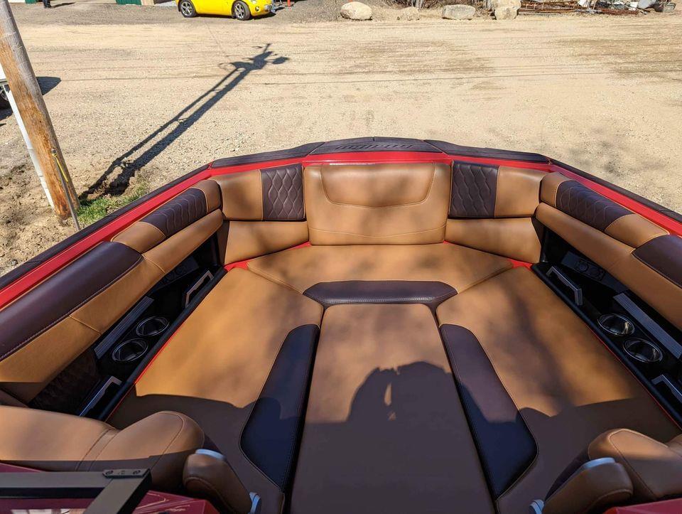 2021 Malibu M220