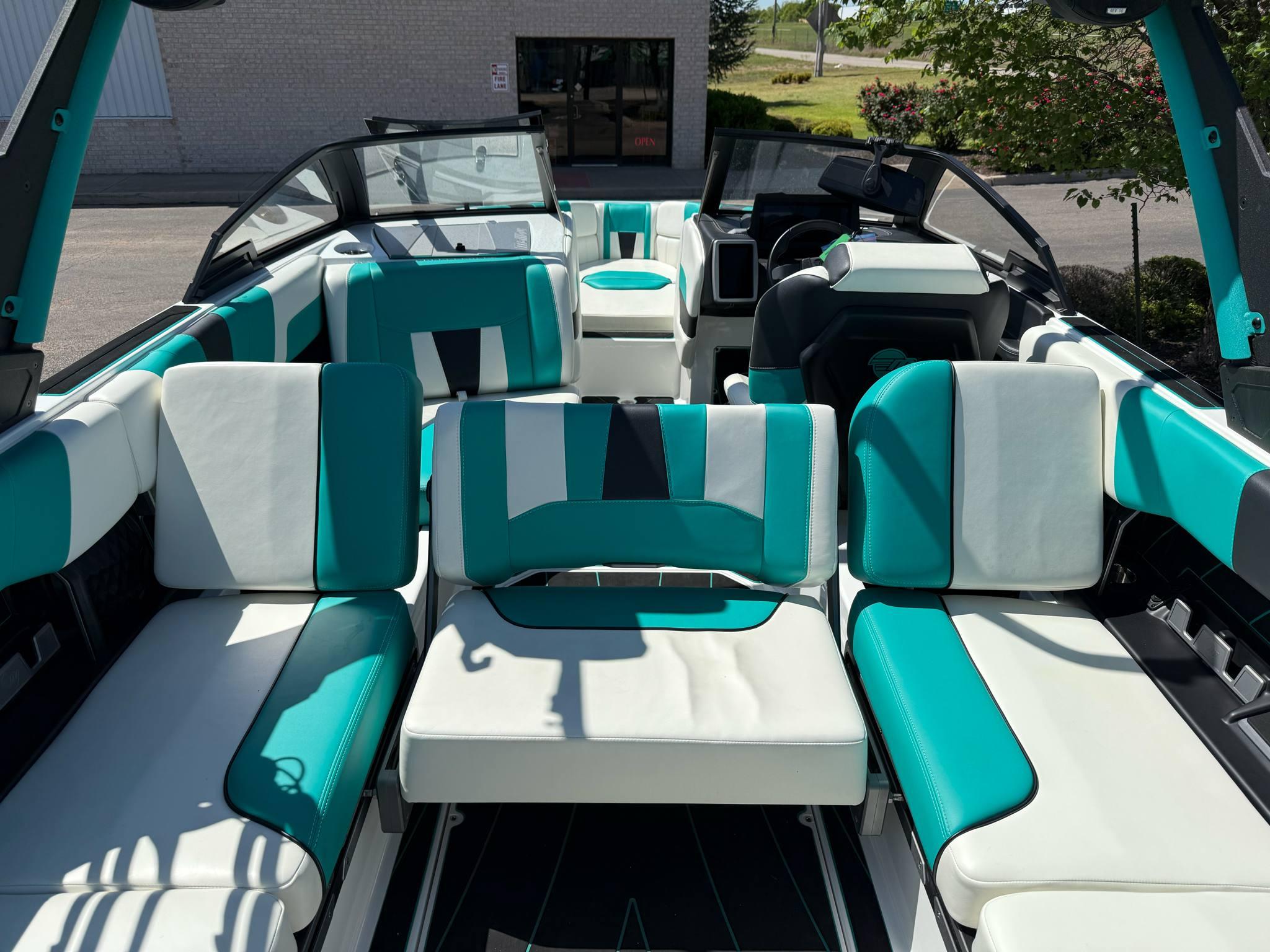 LIKE NEW 2023 Malibu 23LSV