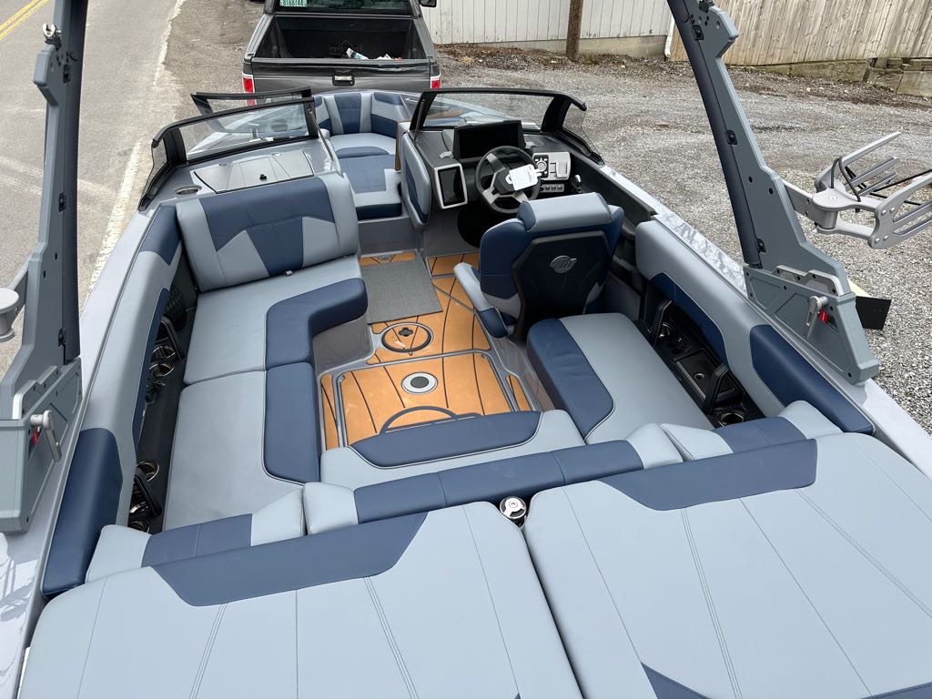 2023 Malibu Boats 20 VTX