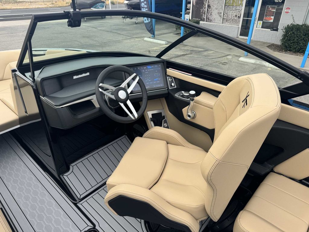 2025 MasterCraft XT22