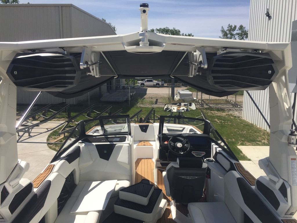 2023 Nautique Super Air Nautique S23