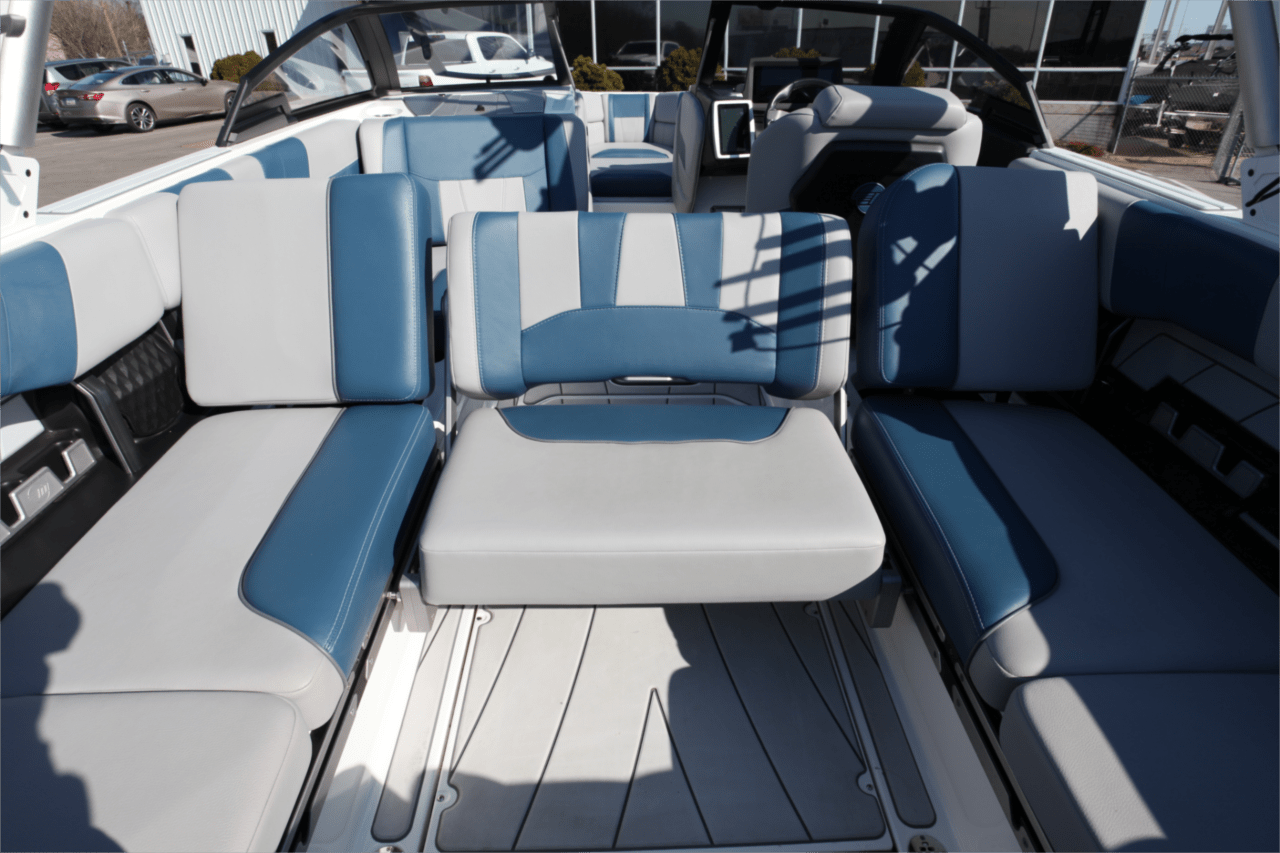2022 Malibu 23 LSV