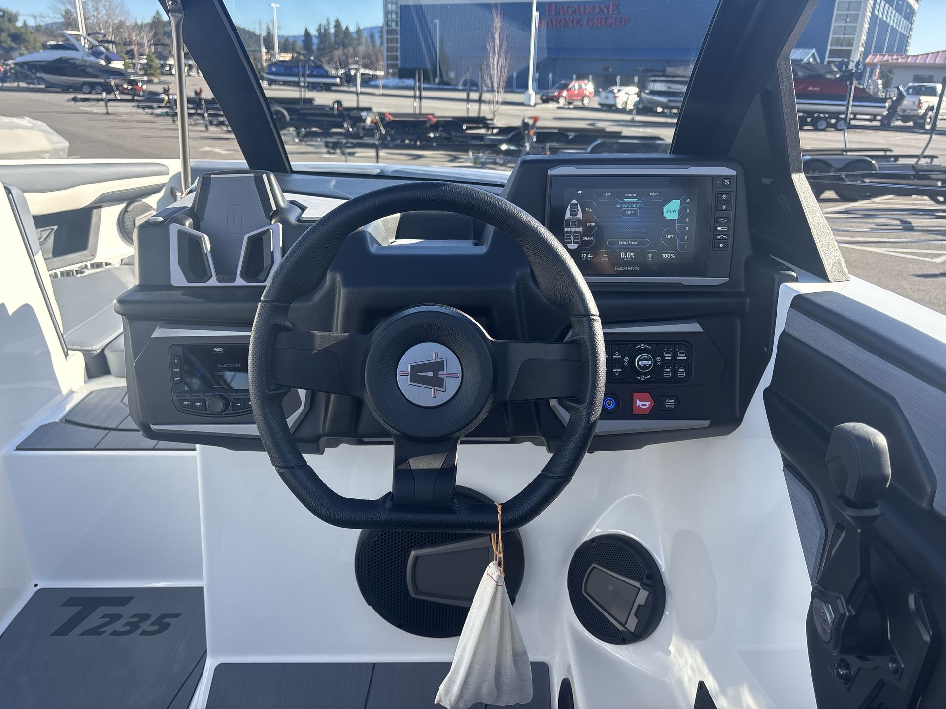 2025 Axis T235 Icon