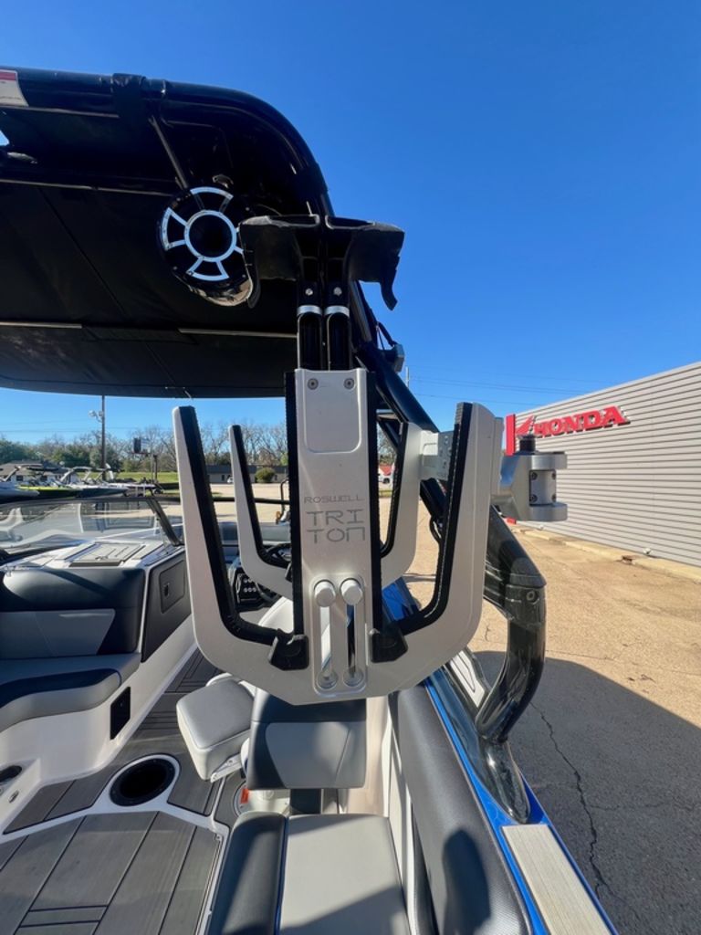2021 MOOMBA Max