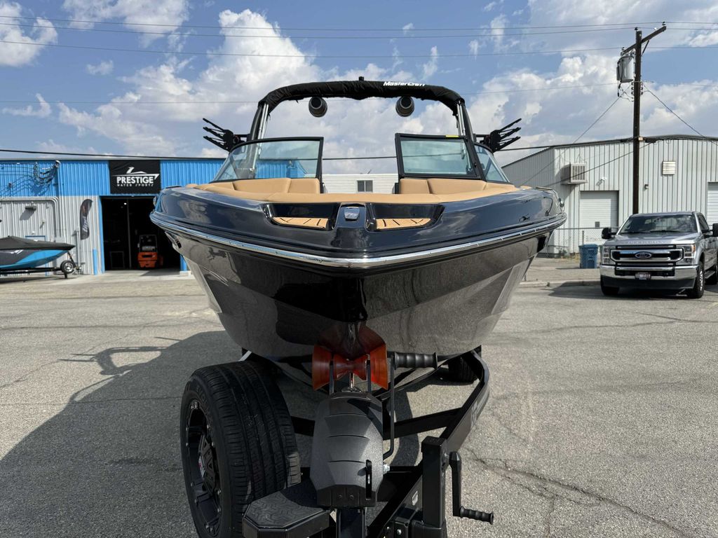 2025 MasterCraft XT23