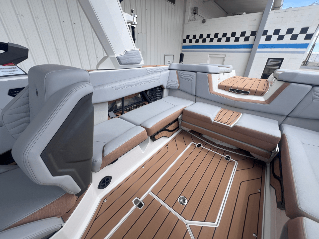 2025 Nautique G23