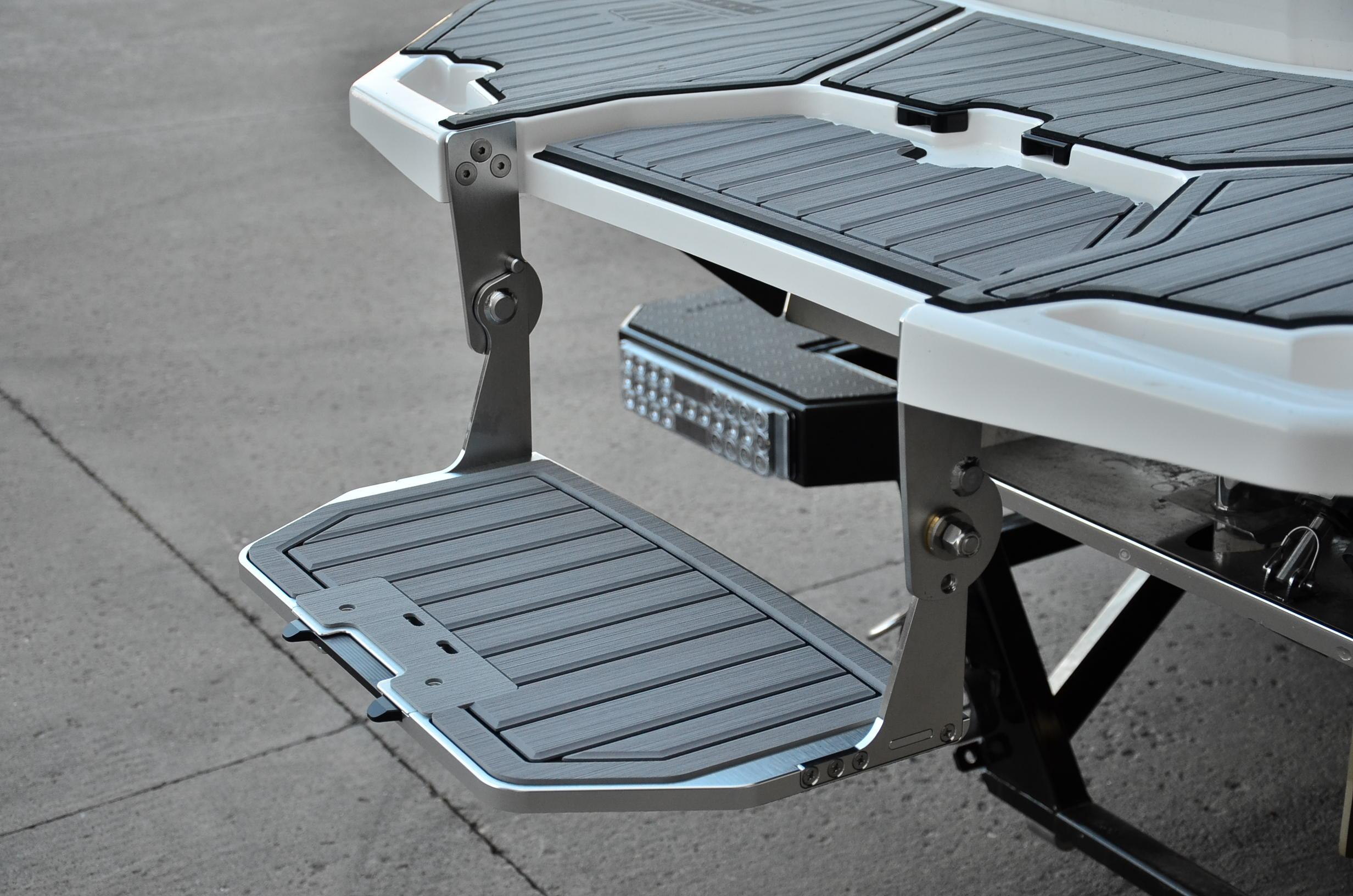 2024 MasterCraft XT25 – Loaded! Model Year End Clearance!