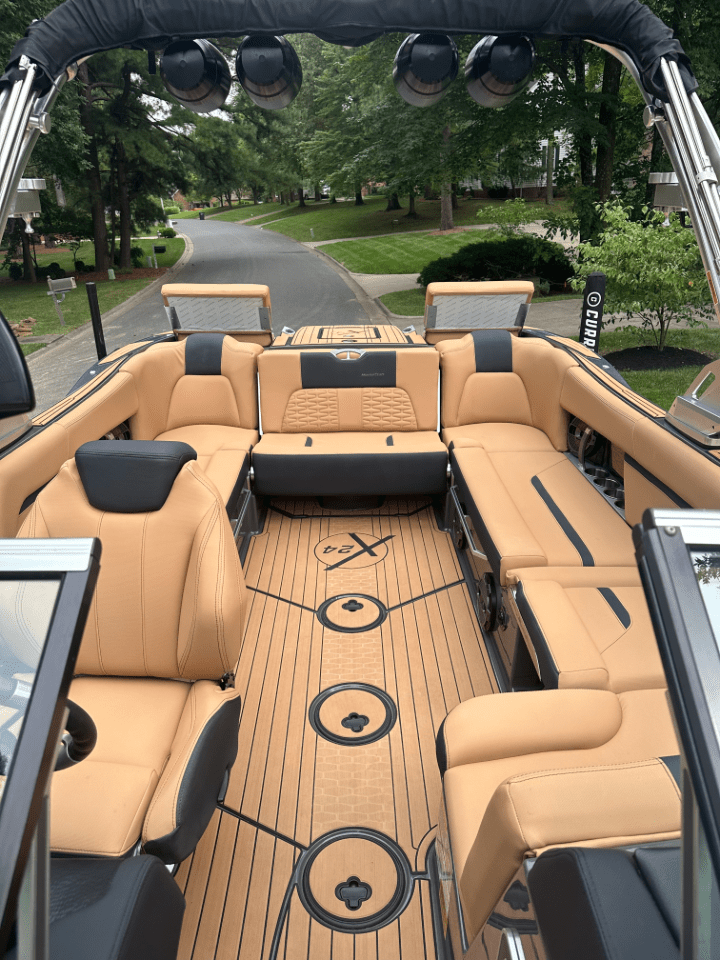 2021 Mastercraft X24 FastFiill, dual screens, 4 tower speakers, low pro trailer, heater, and MORE