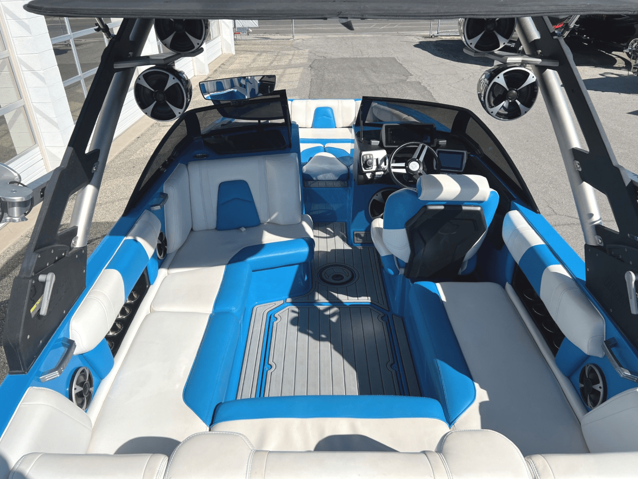 2019 Malibu Wakesetter MLX