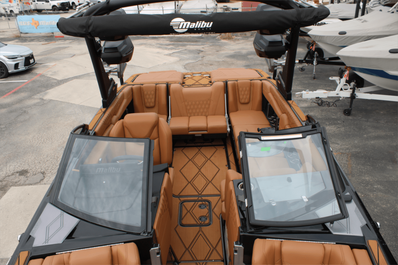 2025 Malibu M230