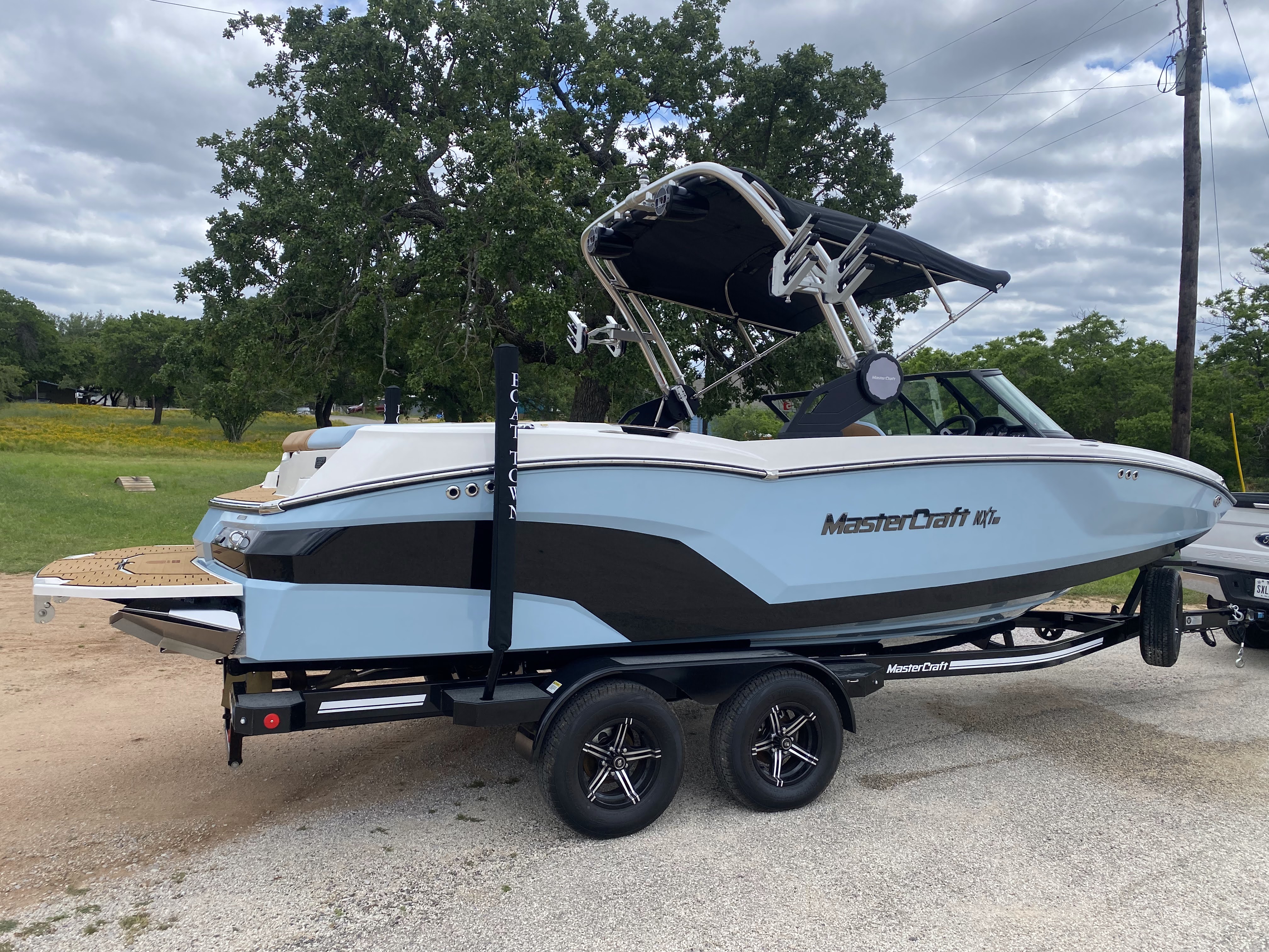 2023 MasterCraft NXT22 W/ Trailer