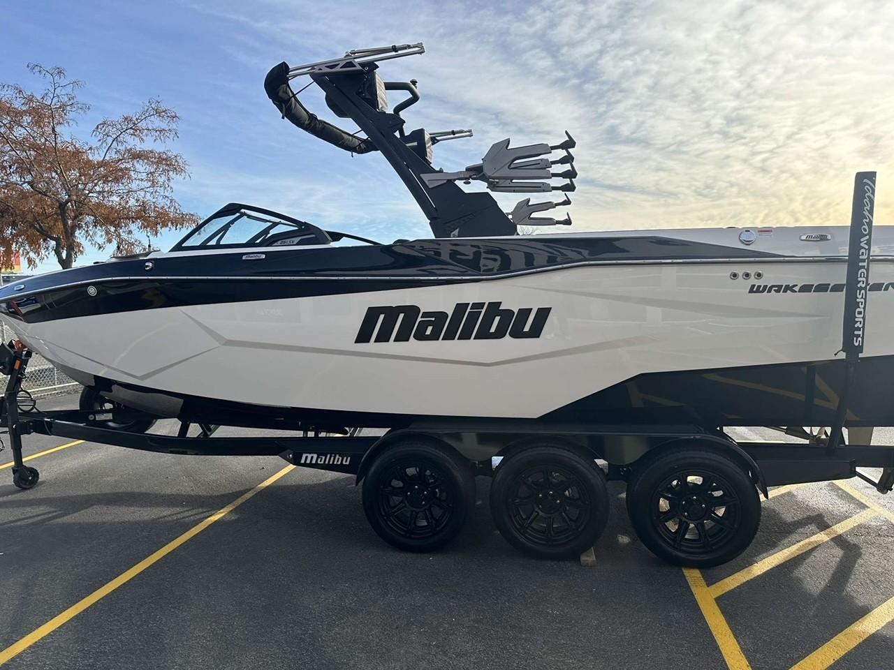 2025 Malibu 25 LSV