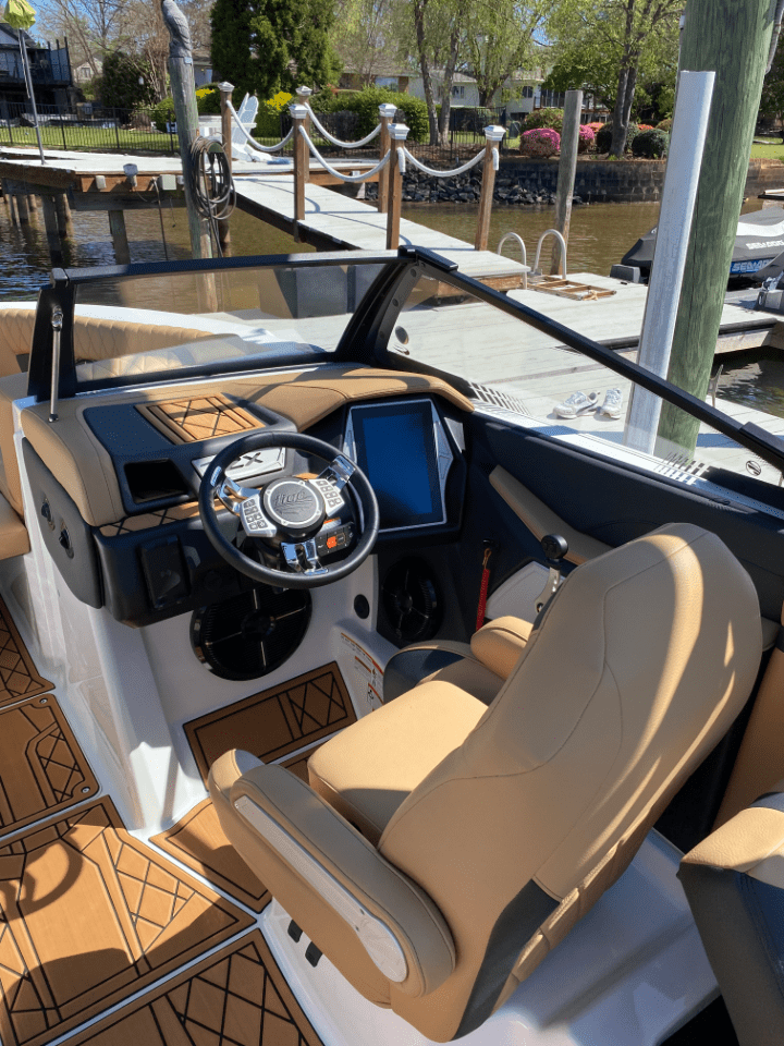 2022 Tige 25ZX- Thruster