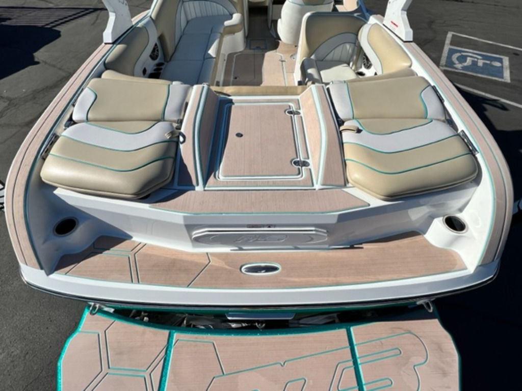 2022 mb sports Indmar-RAPTOR-62L-400