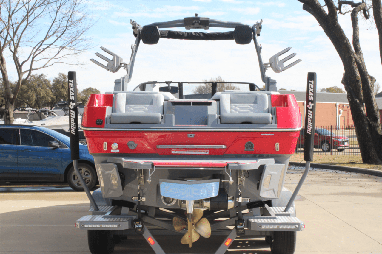 2025 Malibu 26 LSV